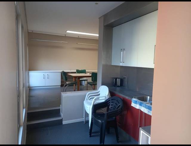 BUSINESS PROPERTY TO RENT IN RICHMOND HILL